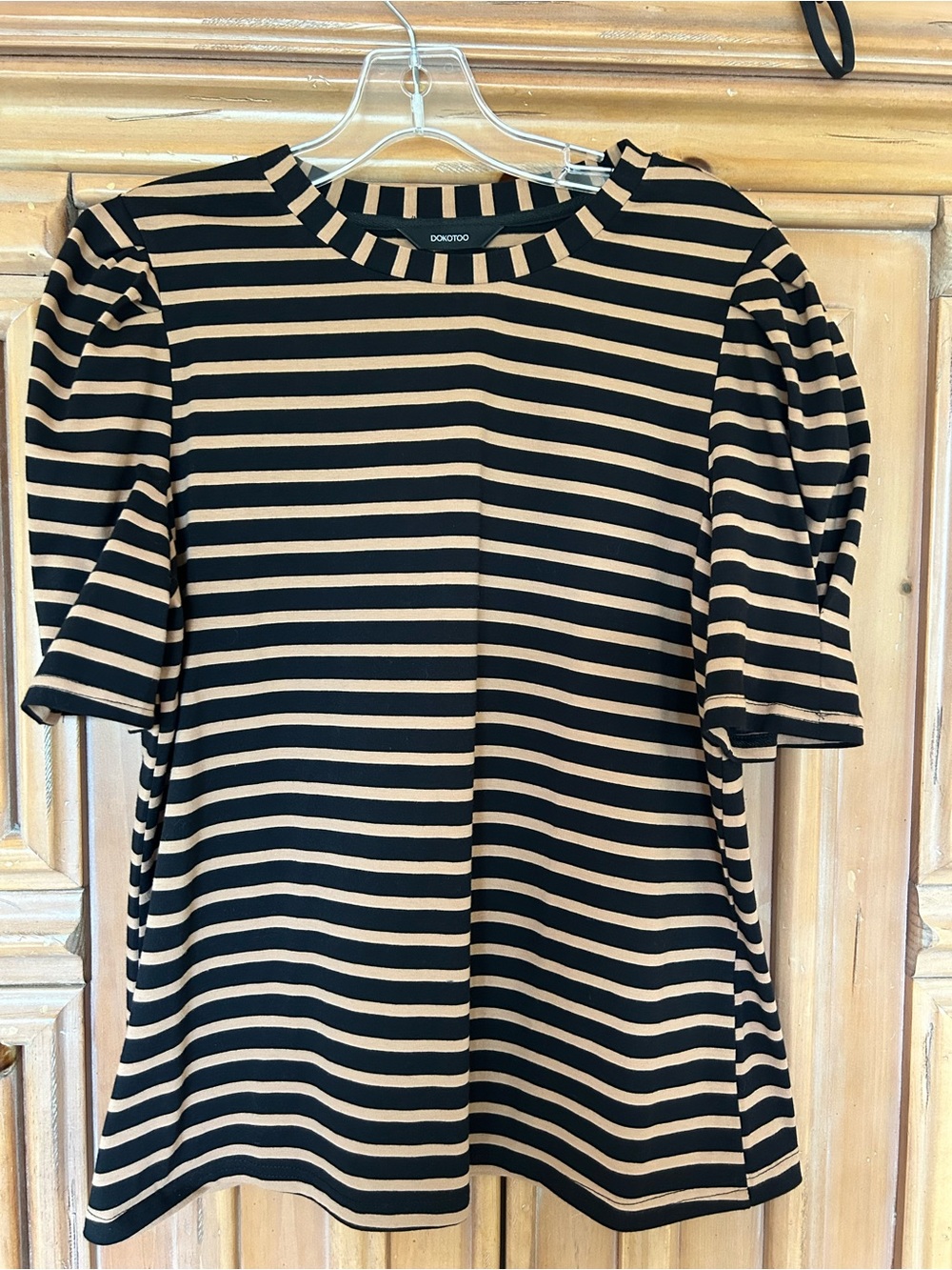 Taupe/black stripe top with short slightly puffy sleeves. NWOT size L